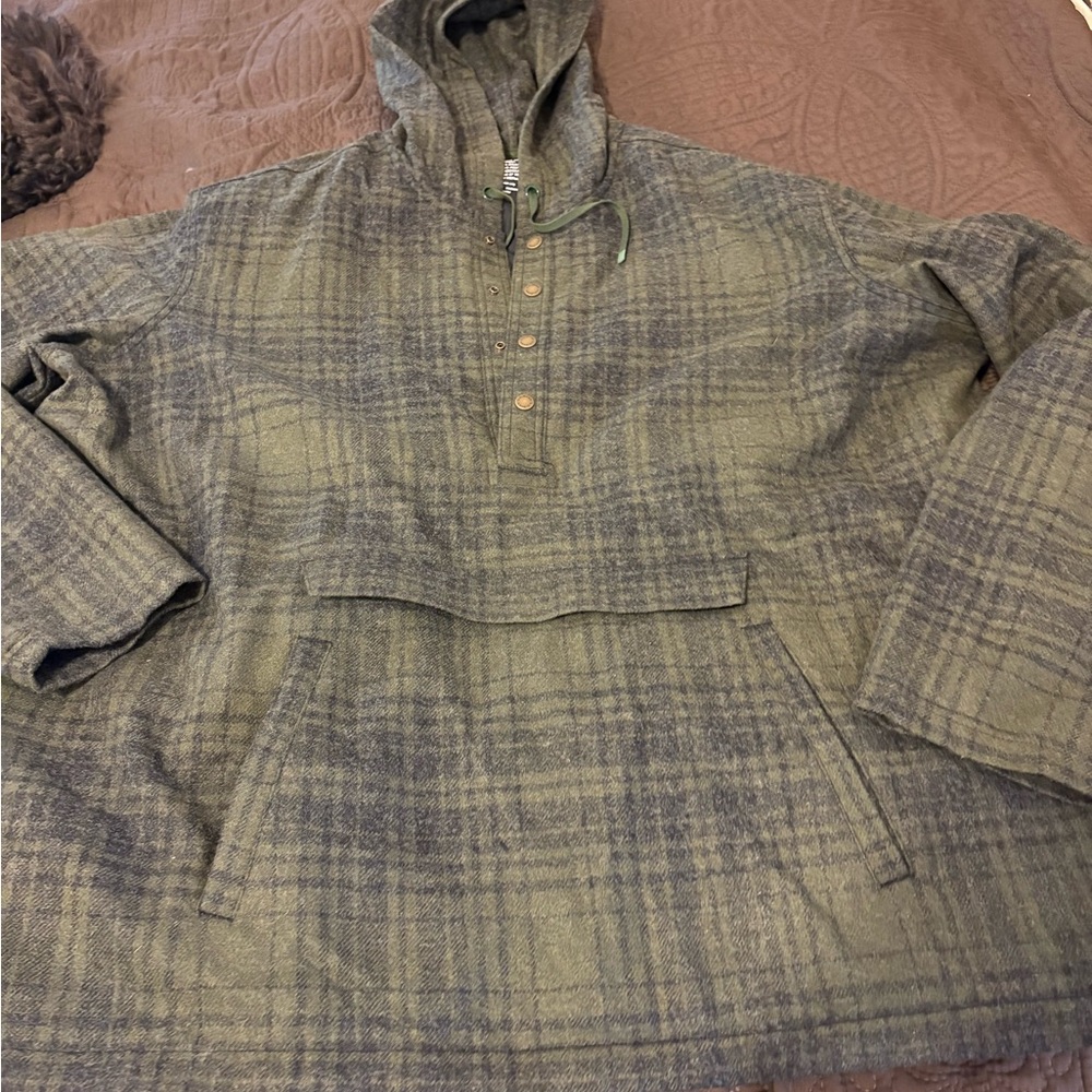 L.L. Bean Green Hooded Jacket. men’s XXL